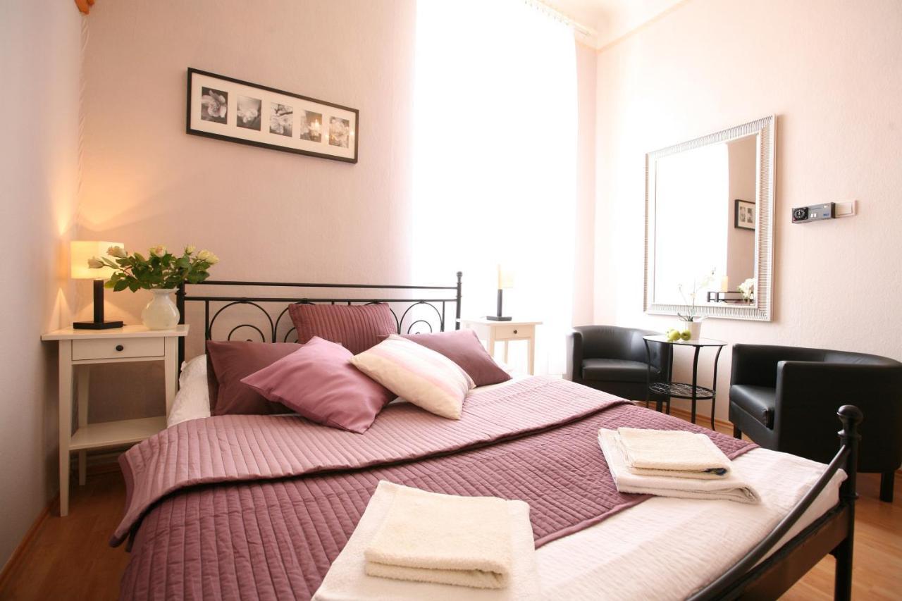 Apartment Karolina Prague Exterior photo