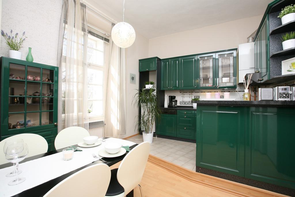 Apartment Karolina Prague Room photo